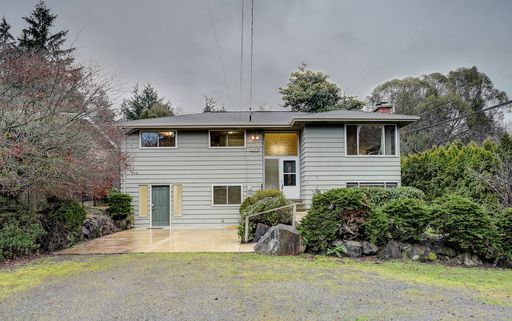 Building Photo - Beautiful 4 Bedroom Home in Matthews Beach AVAILABLE NOW!