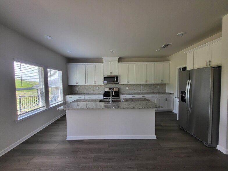Breakfast Bar - 250 Sope Creek Cir
