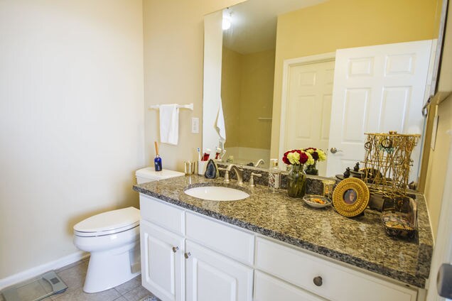 master en suite - 1499 Cambridge Lakes Dr