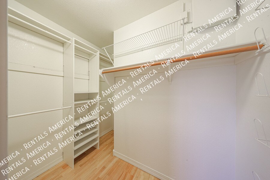 Building Photo - 15237 S 47th Way