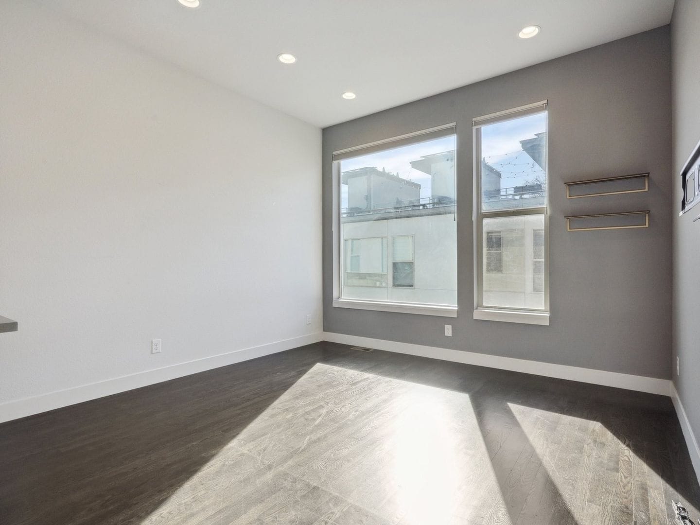 Building Photo - 1030 W 37th Ave