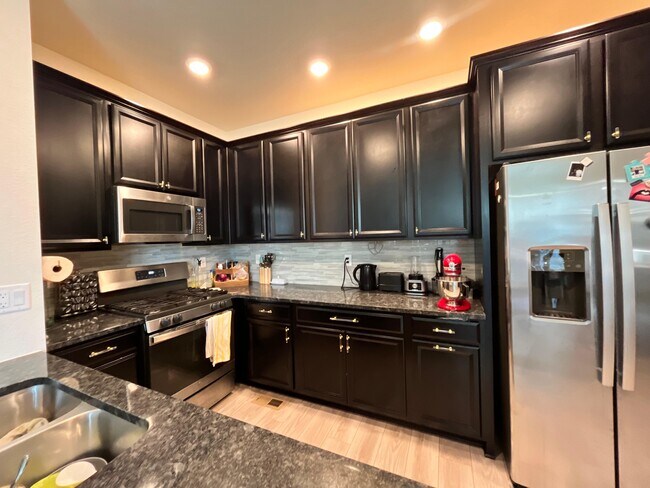 Building Photo - 17739 Olive St