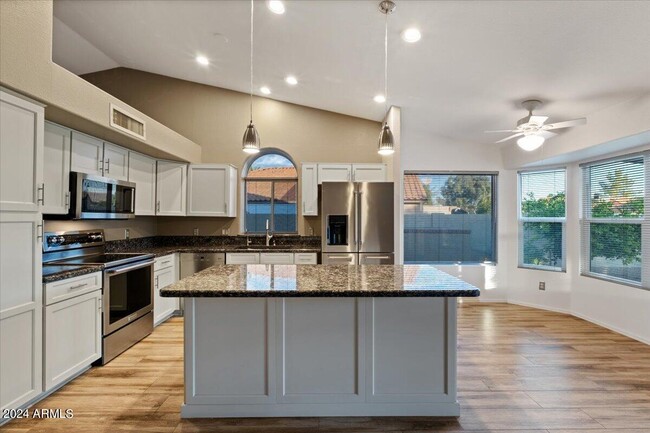 Building Photo - 5623 E Gelding Dr