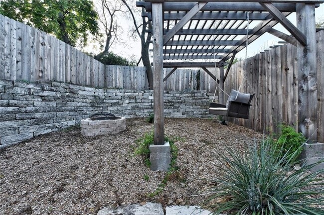 Building Photo - 1700 Perez St