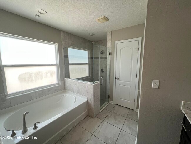 Building Photo - 2618 Salt Lake Dr