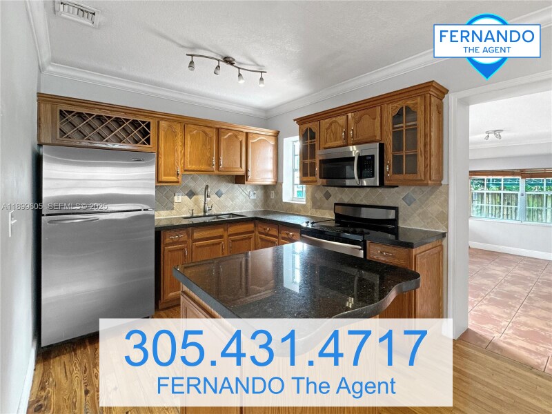 Building Photo - 5760 SW 10th St