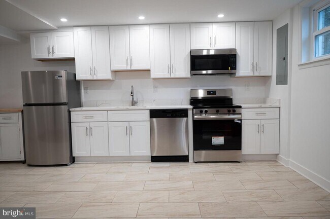 Building Photo - 13021 Tamarack Rd