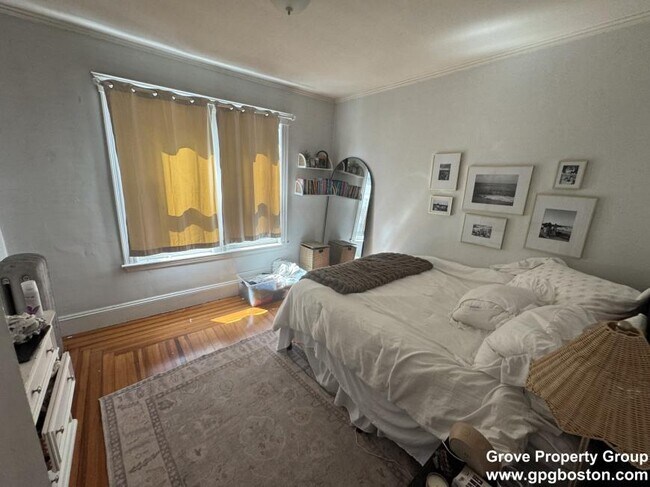 Building Photo - 4 bedroom in Boston MA 02127