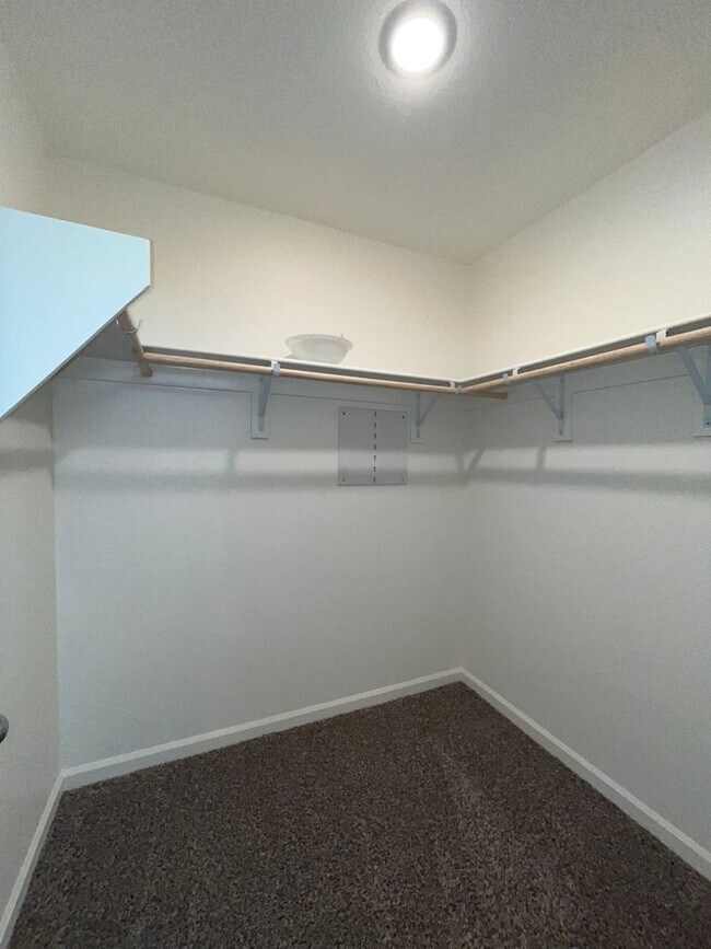 Building Photo - Brand new built! Available Now!