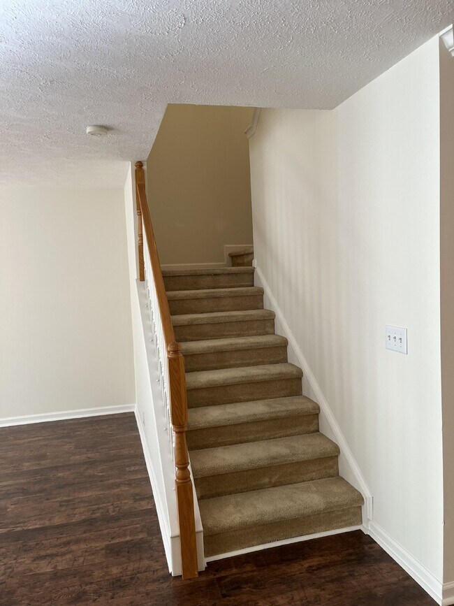 Building Photo - Charming 2 Bed, 2.5 Bath Townhouse in Nashville - Perfect Rental Opportunity!