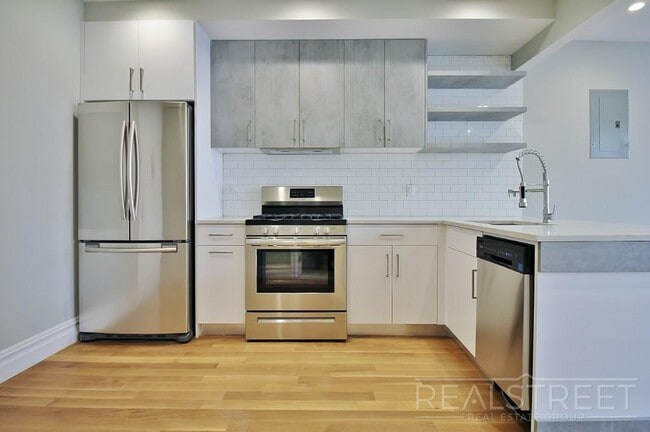 Building Photo - Stunning New 1 Bed in Prime Bed Stuy New B...