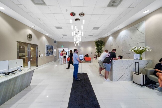 Building Photo - Brickell Bay Club