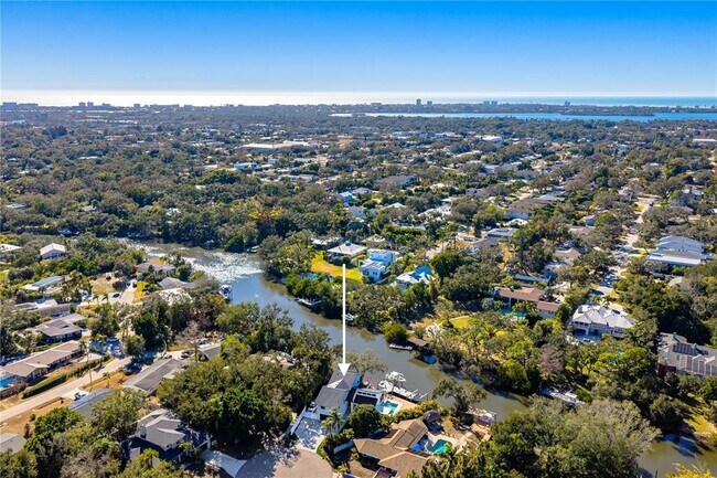 Building Photo - 2500 Monterey St