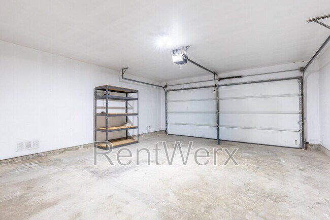 Building Photo - 5815 Southern Knoll
