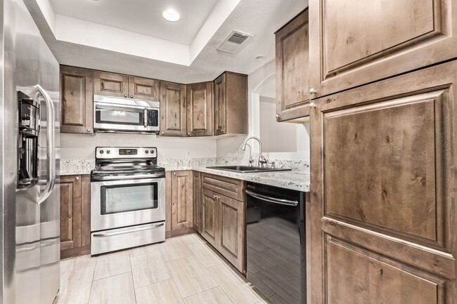 Building Photo - Beautifully upgraded 2 Bedroom/2 Bath Home...