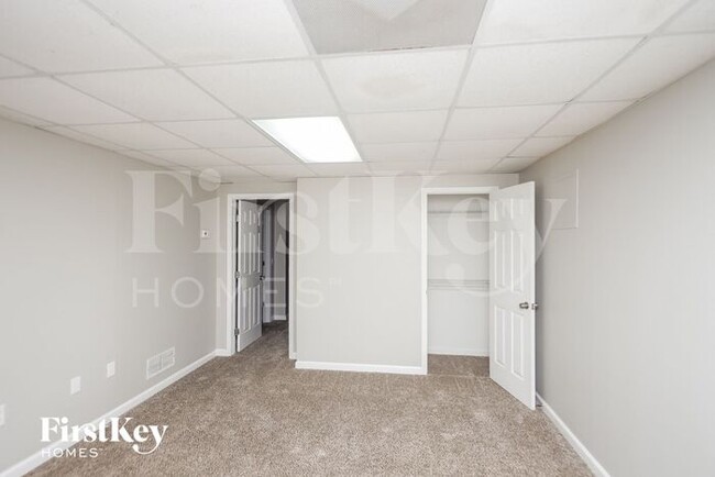 Building Photo - 309 Blue Springs Way