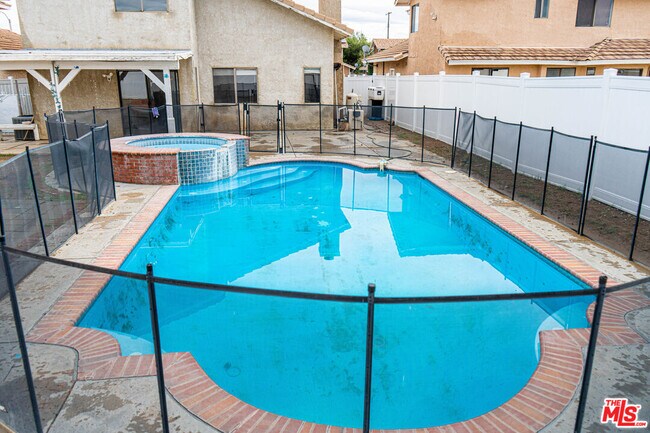 Building Photo - 45809 Evelyn Ct