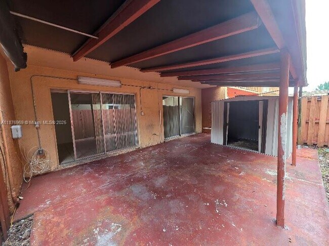Building Photo - 800 SW 129th Pl