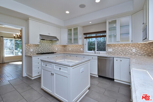 Building Photo - 12207 Cantura St