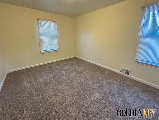Building Photo - Newly Remodeled Westside 3 Bedroom Home!