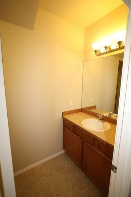 Building Photo - 3 Bedroom Townhouse near Midtown!
