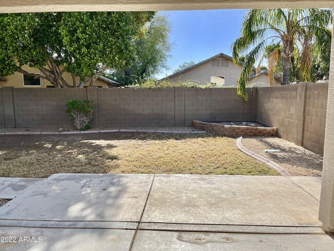 Building Photo - 8143 W Mary Ann Dr