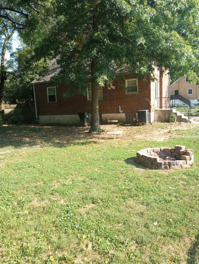 Building Photo - 2807 Sheldon Ave