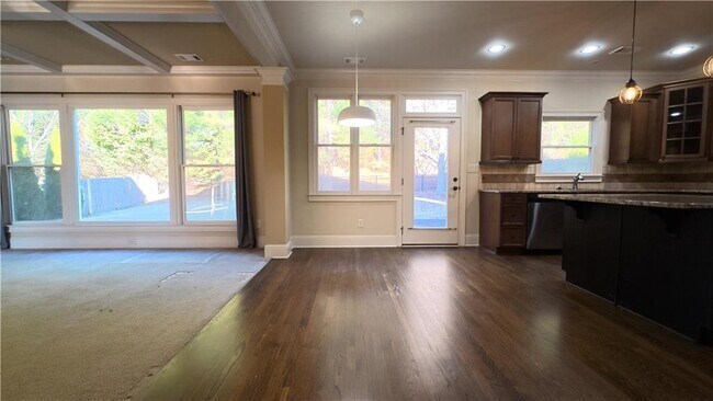 Building Photo - 3361 Lake McGinnis Dr