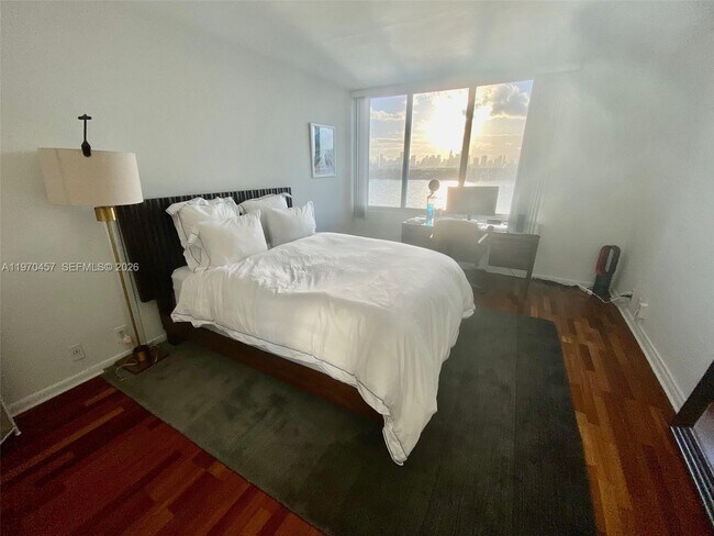 Building Photo - 1000 West Ave