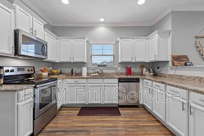 Building Photo - 3213 Mapleside Ln