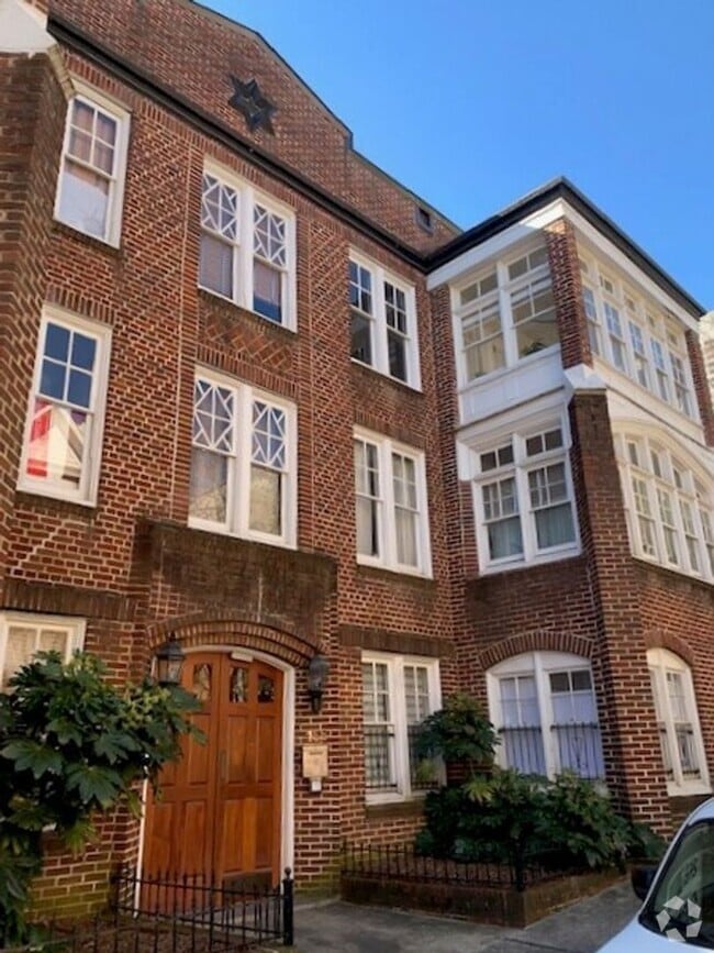 Building Photo - Located in the heart of Midtown Atlanta