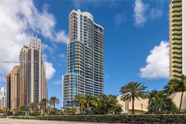 Building Photo - 17475 Collins Ave