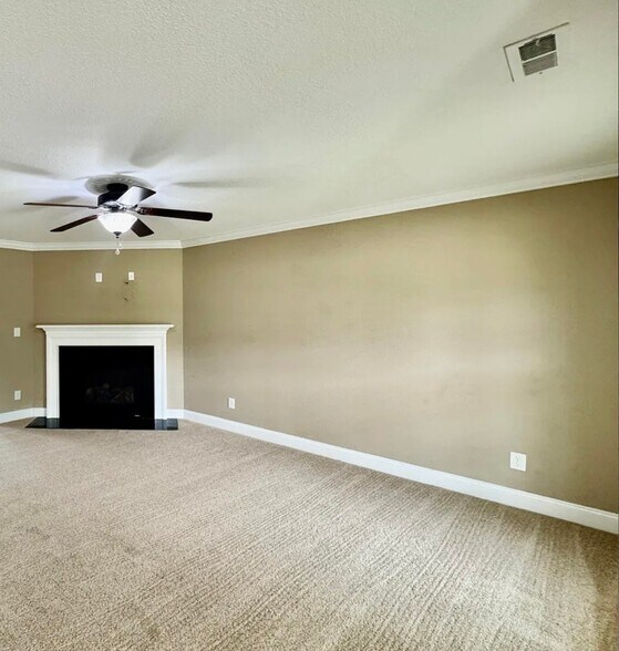 Building Photo - 1203 Elsborn Ridge Rd