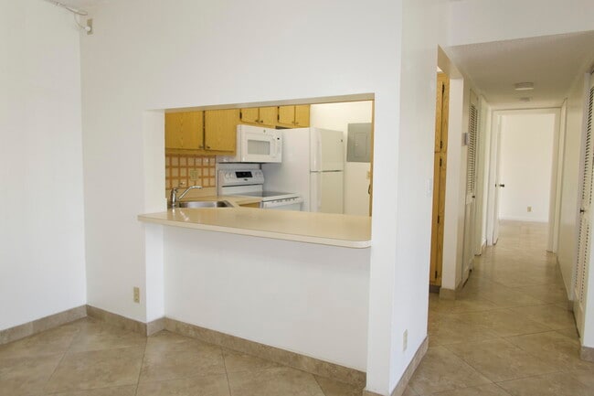 Building Photo - 208 Foxtail Dr