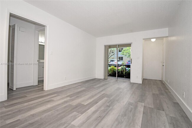 Building Photo - 301 Gardens Dr