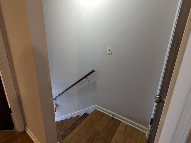 Building Photo - 3751 Oakwood Hills Dr