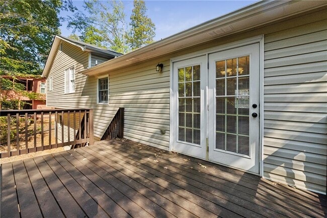 Building Photo - 2684 Forest Way NE