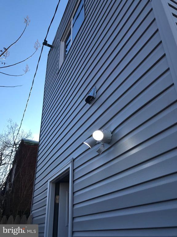 Building Photo - 1829 N Ringgold St