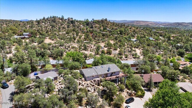 Building Photo - 1844 Foothill Dr