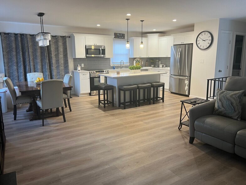 Building Photo - 18 Prospect St