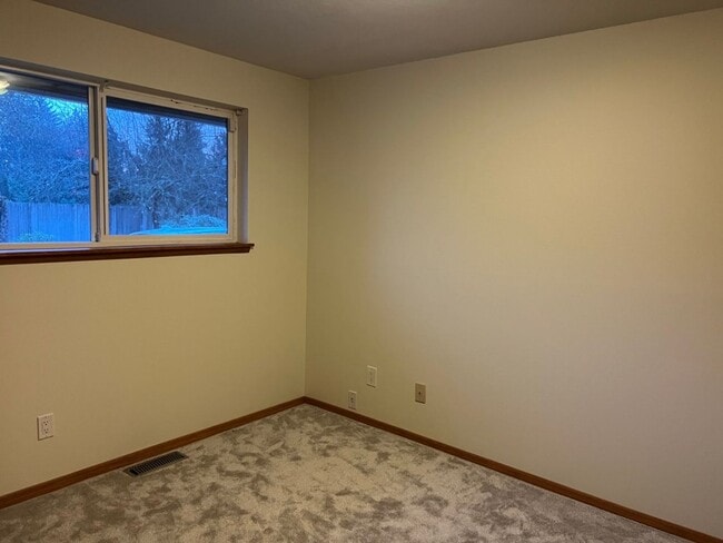 Building Photo - 3Bd/1.5Ba Covington House