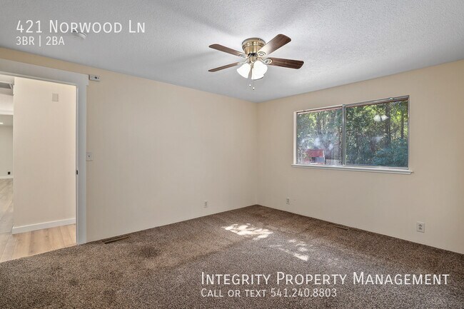 Building Photo - 421 Norwood Ln