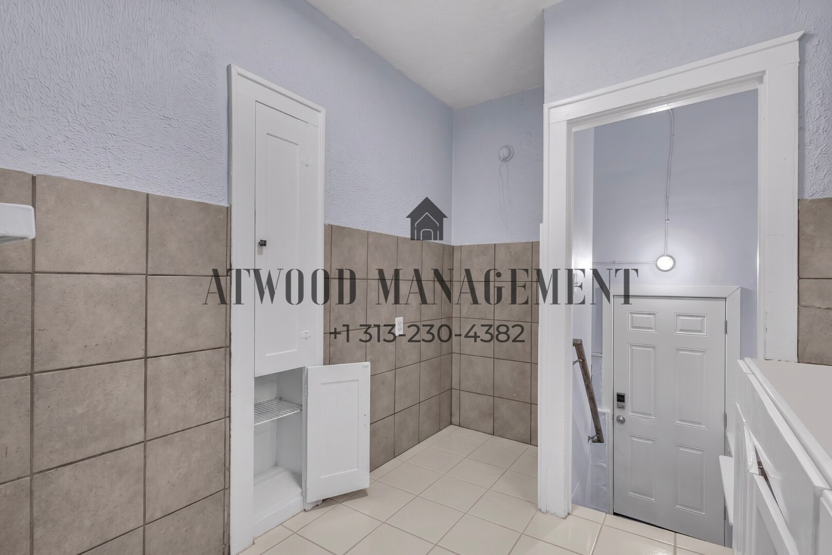 Building Photo - This beautifully updated 4-bedroom, 1-bath single-family home is ready for move-in!