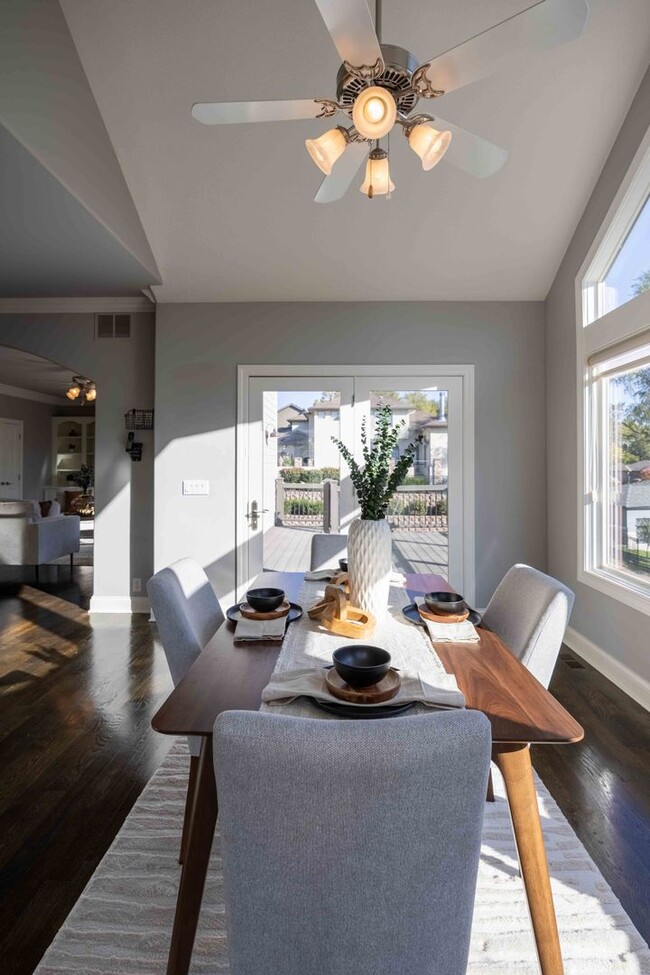 Building Photo - Stunning 6-Bed, 5-Bath Fully Remodeled Hom...