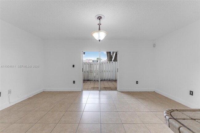 Building Photo - 6350 SW 139th Ave