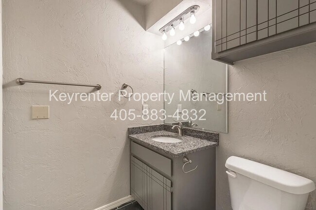 Building Photo - 9020-9020 N Rockwell Dr