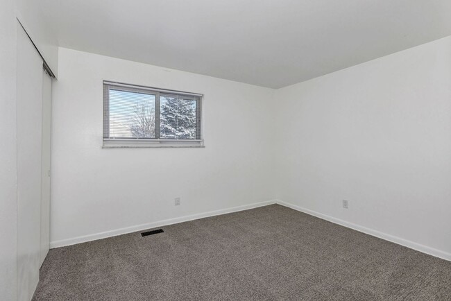 Building Photo - Newly Renovated