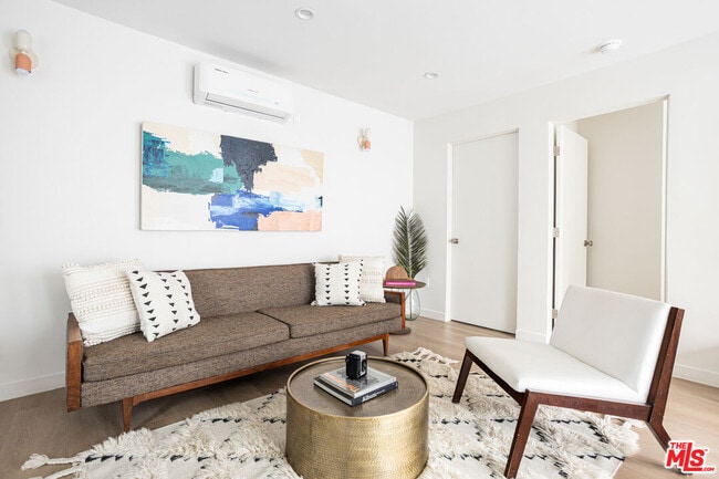 Building Photo - 1948 Preston Ave