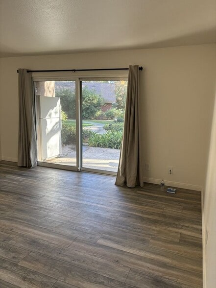 Building Photo - 7120 Carlson Cir