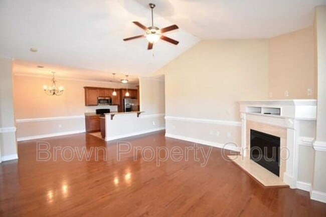 Building Photo - 1912 Harcourt Cir